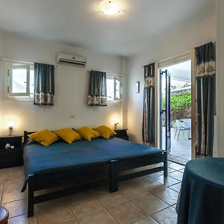 Thanos Luxury Apartment In Spetses Exterior photo
