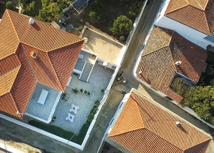 Thanos Luxury Apartment In Spetses